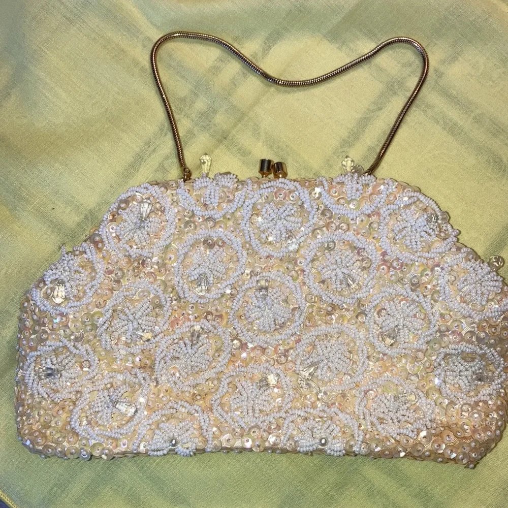 Vtg. BRITISH HONG KONG evening bag, 9 x 5 1/2 x 1 1/2” beaded white $58 - Picture 2 of 8